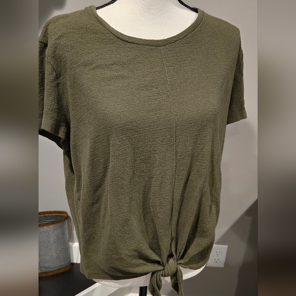 Euc Madewell green tie front blouse sz M. Perfect for office or date night.